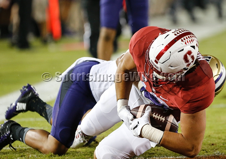 2015StanWash-032.JPG - Oct 24, 2015; Stanford, CA, USA; Stanford Cardinal tight end Austin Hooper (18) catches a 21 yard touchdown pass in the first quarter against the Washington Huskies at Stanford Stadium. Stanford beat Washington 31-14.